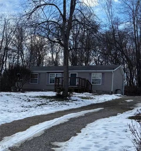 9600 Dove Rd, Frazeysburg, OH 43822