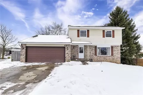 4595 N Miami Dr, Parma, OH 44134