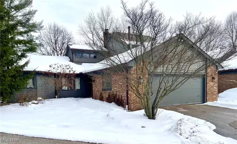 112 Signal Hl, Chagrin Falls, OH 44023