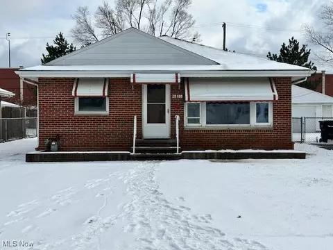 29108 Homewood Dr, Wickliffe, OH 44092
