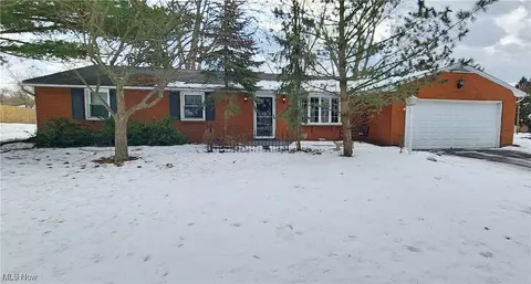 1200 Echo St NE, Canton, OH 44721