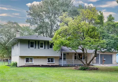 7569 Parker Dr, Mentor, OH 44060