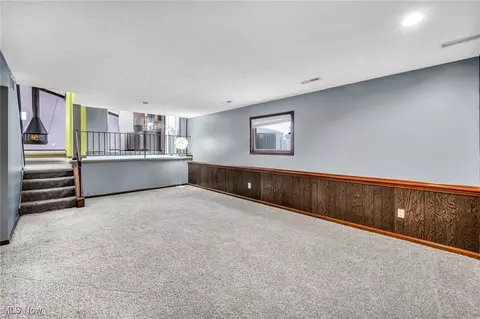 Living - 4149 Ivanhoe Dr, Lorain, OH 44053 photo 3 of 6