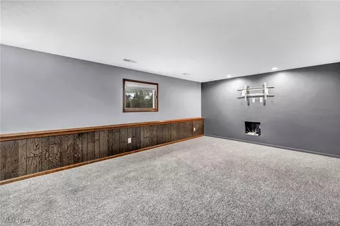 Living - 4149 Ivanhoe Dr, Lorain, OH 44053 photo 4 of 6