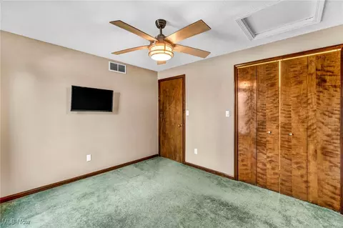 Bedroom - 4149 Ivanhoe Dr, Lorain, OH 44053 photo 9 of 10