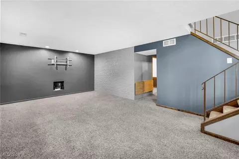 Living - 4149 Ivanhoe Dr, Lorain, OH 44053 photo 6 of 6