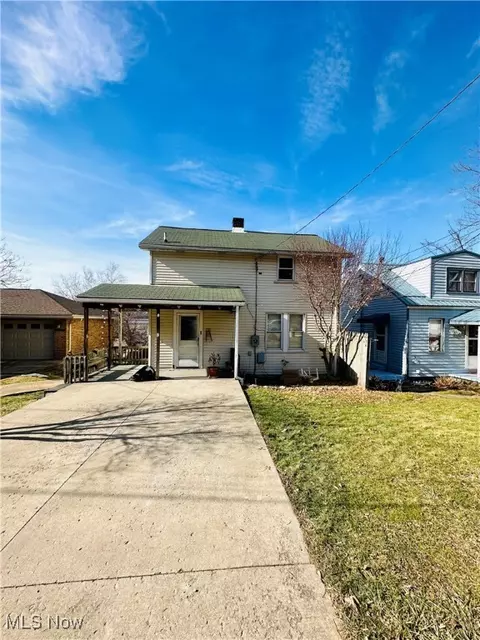 1019 Neville St, Follansbee, WV 26037