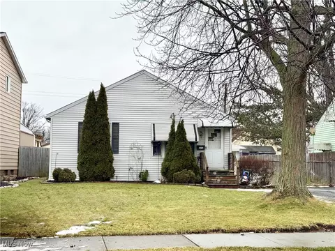 323 E 331st St, Eastlake, OH 44095