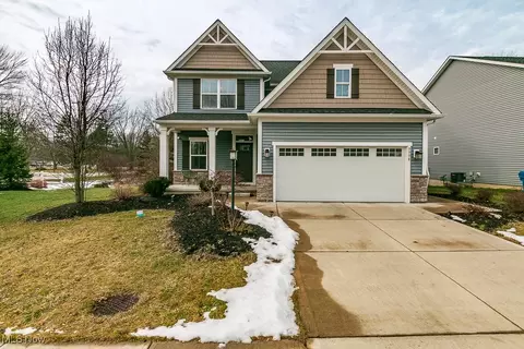 9998 Ethan Dr, Olmsted Twp, OH 44138