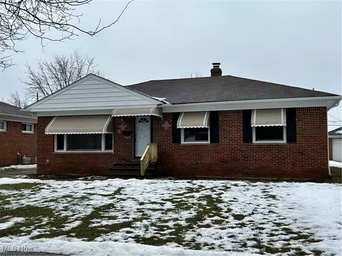4049 Ascot Ln, Warrensville Heights, OH 44122