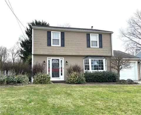 135 Seventh St, Columbiana, OH 44408