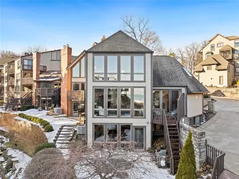 380 Darbys Run #8, Bay Village, OH 44140