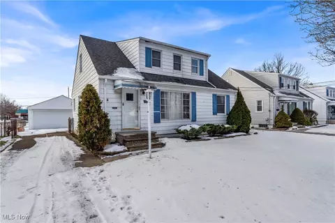 15517 Bowfin Blvd, Brook Park, OH 44142