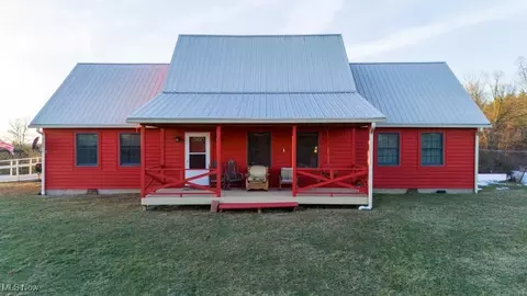 370 Flintlock Dr, Waverly, WV 26184