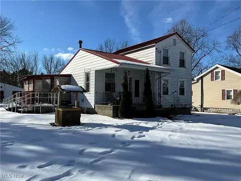 121 W Main St, New London, OH 44851