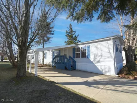 1556 Birdie Ln, Painesville, OH 44077