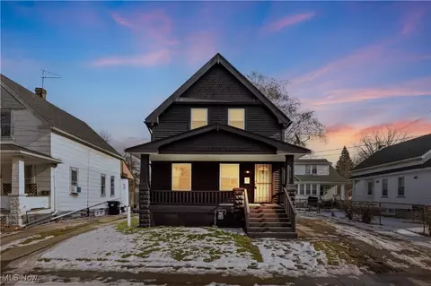 3255 W 56th St, Cleveland, OH 44102