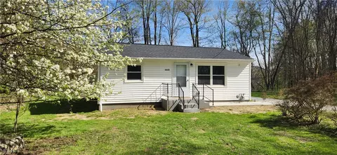 6600 Henderson Rd, Ravenna, OH 44266