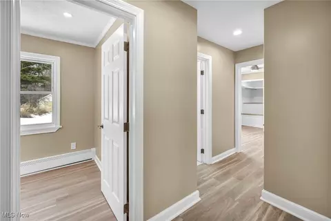 Entry Way - 1447 E Sprague Rd, Seven Hills, OH 44131 photo 4 of 5