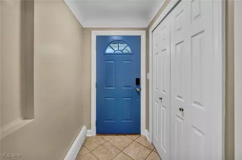 Entry Way - 1447 E Sprague Rd, Seven Hills, OH 44131 photo 3 of 5