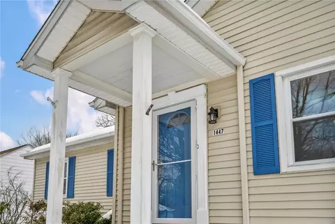 Exterior - 1447 E Sprague Rd, Seven Hills, OH 44131 photo 3 of 6