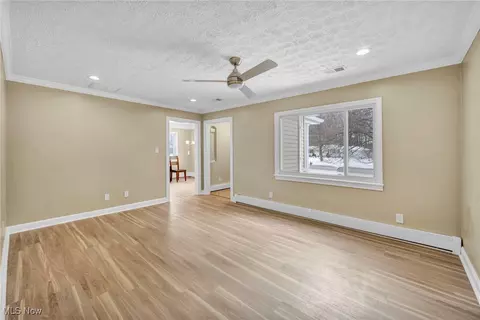 Living - 1447 E Sprague Rd, Seven Hills, OH 44131 photo 2 of 6