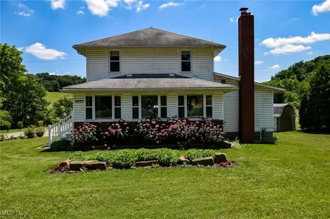 4003 Ragersville Rd SW, Sugarcreek, OH 44681