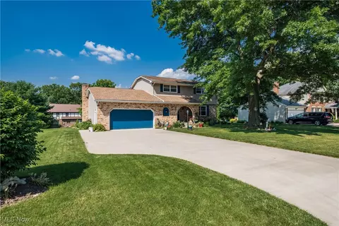 3432 Cornwall Dr NW, Canton, OH 44708