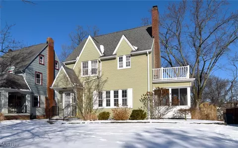 3377 Dellwood Rd, Cleveland Heights, OH 44118