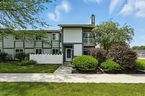 9040 Portage Pointe Dr, Streetsboro, OH 44241