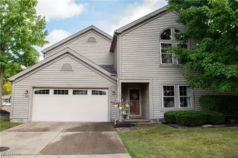 102 Spinnaker Dr, Columbiana, OH 44408