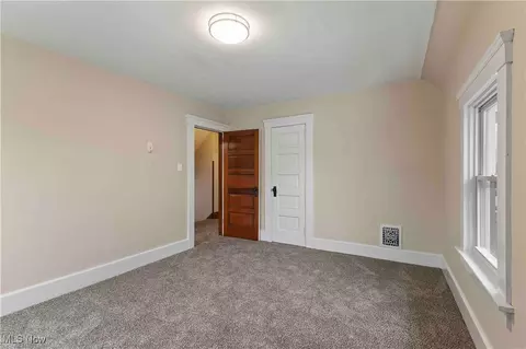 Bedroom - 337 Kenyon Ave, Elyria, OH 44035 photo 6 of 8