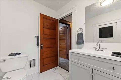 Bath - 337 Kenyon Ave, Elyria, OH 44035 photo 4 of 4