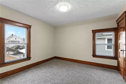 Bedroom - 337 Kenyon Ave, Elyria, OH 44035 photo 7 of 8