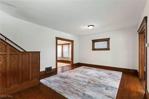 Living - 337 Kenyon Ave, Elyria, OH 44035 photo 1 of 4