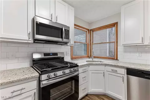 Kitchen - 337 Kenyon Ave, Elyria, OH 44035 photo 2 of 3