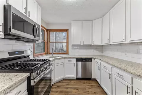 Kitchen - 337 Kenyon Ave, Elyria, OH 44035 photo 1 of 3
