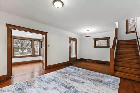Living - 337 Kenyon Ave, Elyria, OH 44035 photo 2 of 4