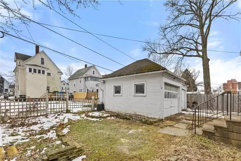 Exterior - 337 Kenyon Ave, Elyria, OH 44035 photo 3 of 4