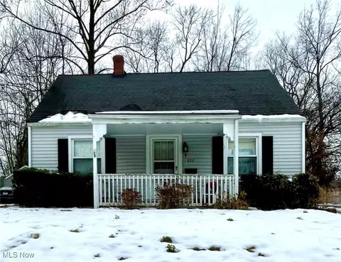 822 Caddo Ave, Akron, OH 44305