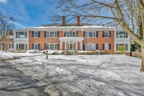 3440 S Green Rd #201, Beachwood, OH 44122