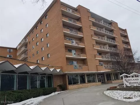 1480 Warren Rd #309, Lakewood, OH 44107