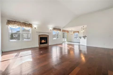 Living - 224 U S Grant St, Lagrange, OH 44050 photo 2 of 5