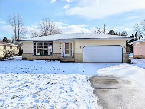 9175 Boundary Ln, Parma, OH 44130