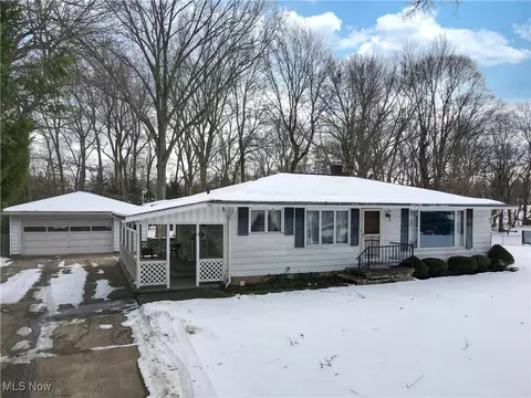2919 Aldis Dr, Akron, OH 44312