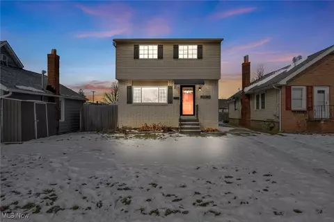 29919 Robert St, Wickliffe, OH 44092