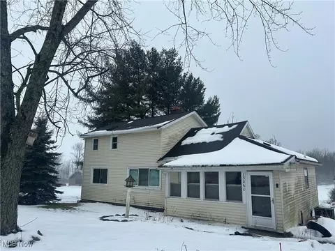 13060 Claridon Troy Rd, Burton, OH 44021