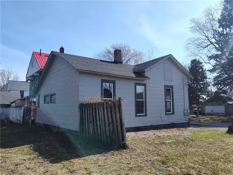 Exterior - 545 Audrey Pl, Ashtabula, OH 44004 photo 2 of 2