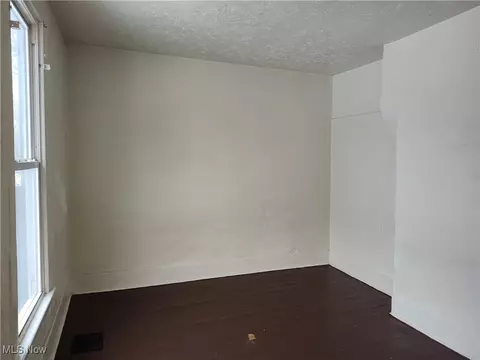 Bedroom - 545 Audrey Pl, Ashtabula, OH 44004 photo 2 of 2