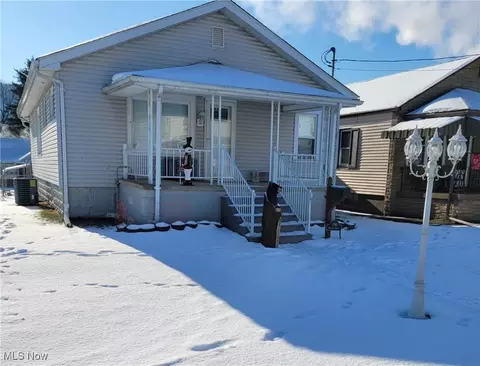 1596 Holliday St, East Liverpool, OH 43920